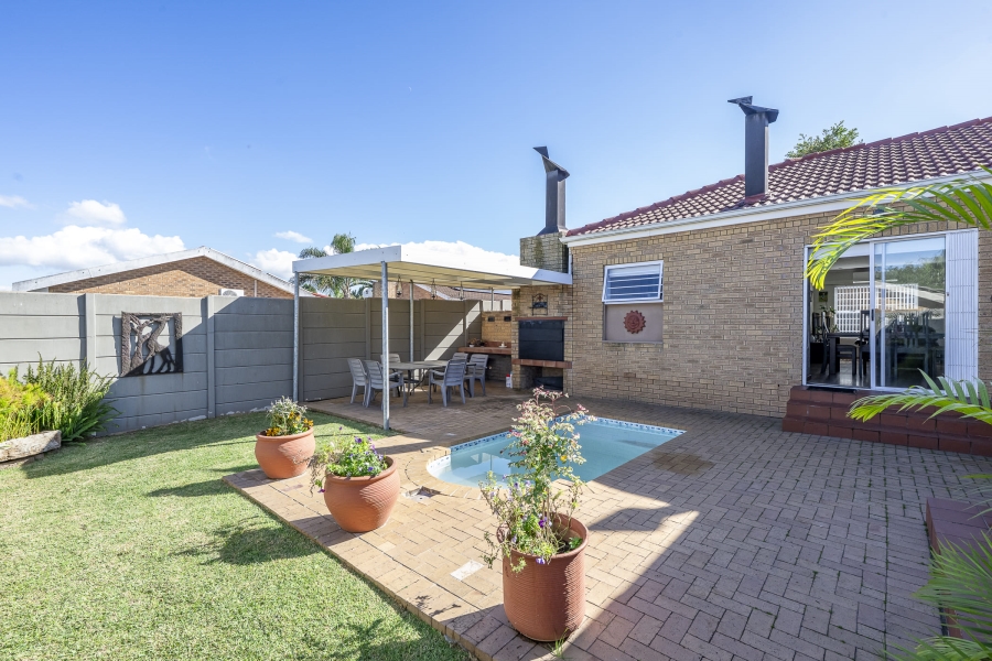 3 Bedroom Property for Sale in Protea Heights Western Cape